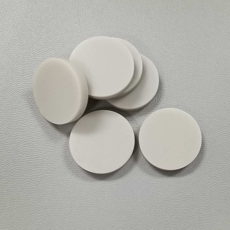 Aluminum nitride ceramic disc